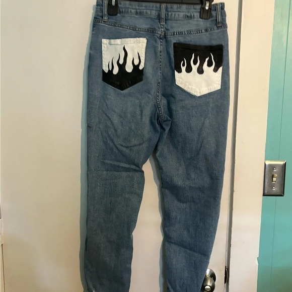 Hand painted Wild Fable Womens Jeans black and white flame design distressed 6 - Picture 1 of 5